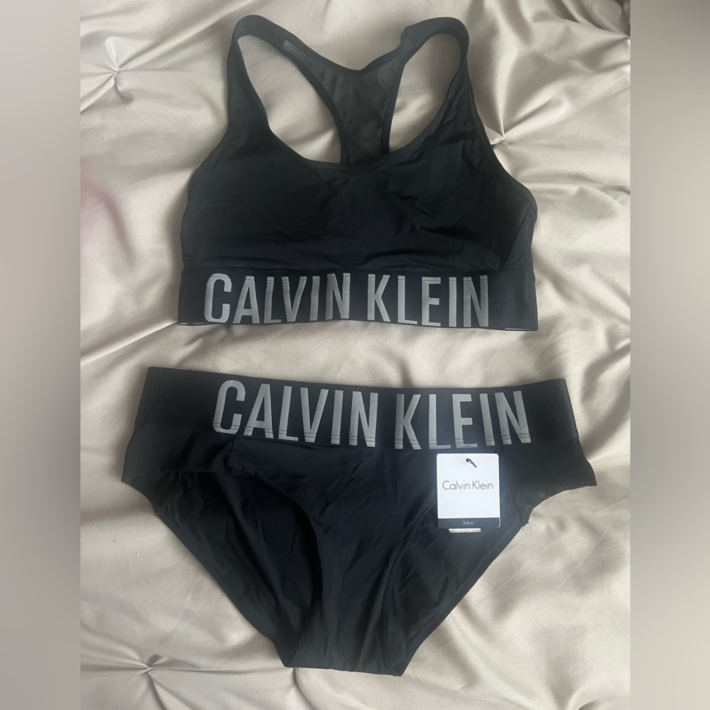 Calvin Klein bra and panty set NWT size S & M